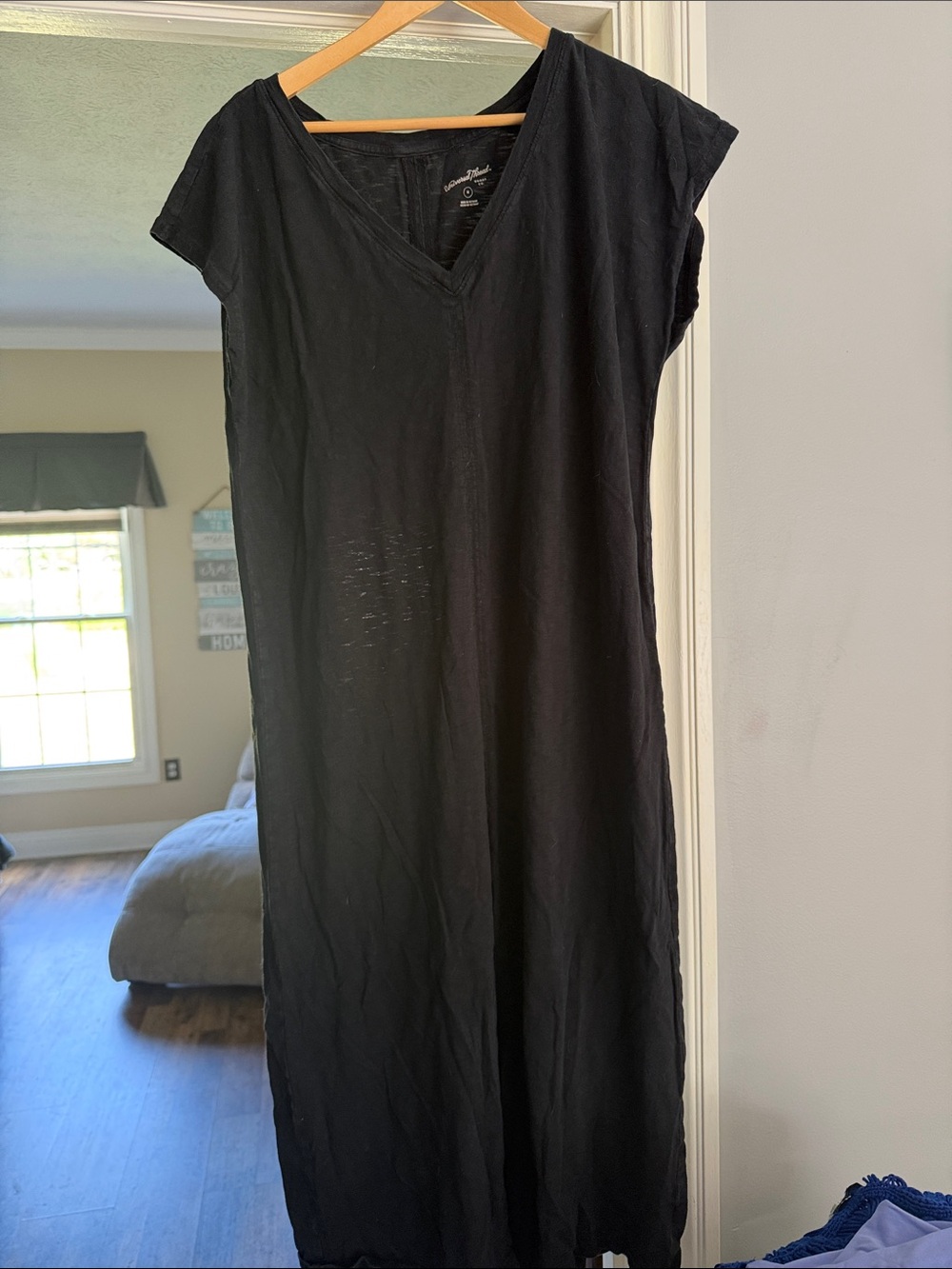 Universal Thread Black V-Neck Maxi Dress